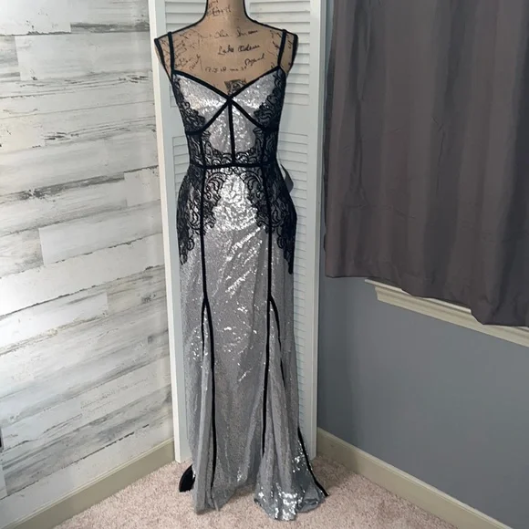 tadashi shoji silver dress Tadashi Shoji Silver Grey Sequin Embellished Lace & Tulle Belted Gown L Tadashi Shoji